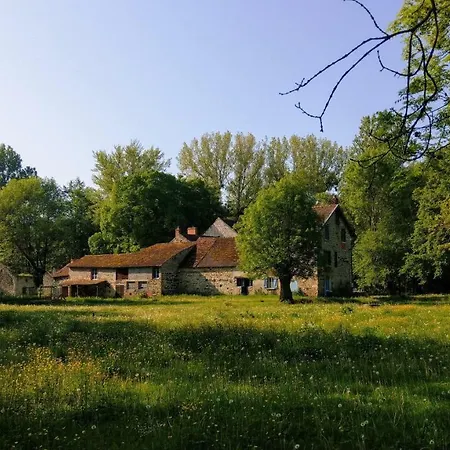 Le Moulin Des Valignards Bed & Breakfast 3*